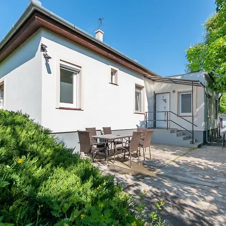 Apartment B12